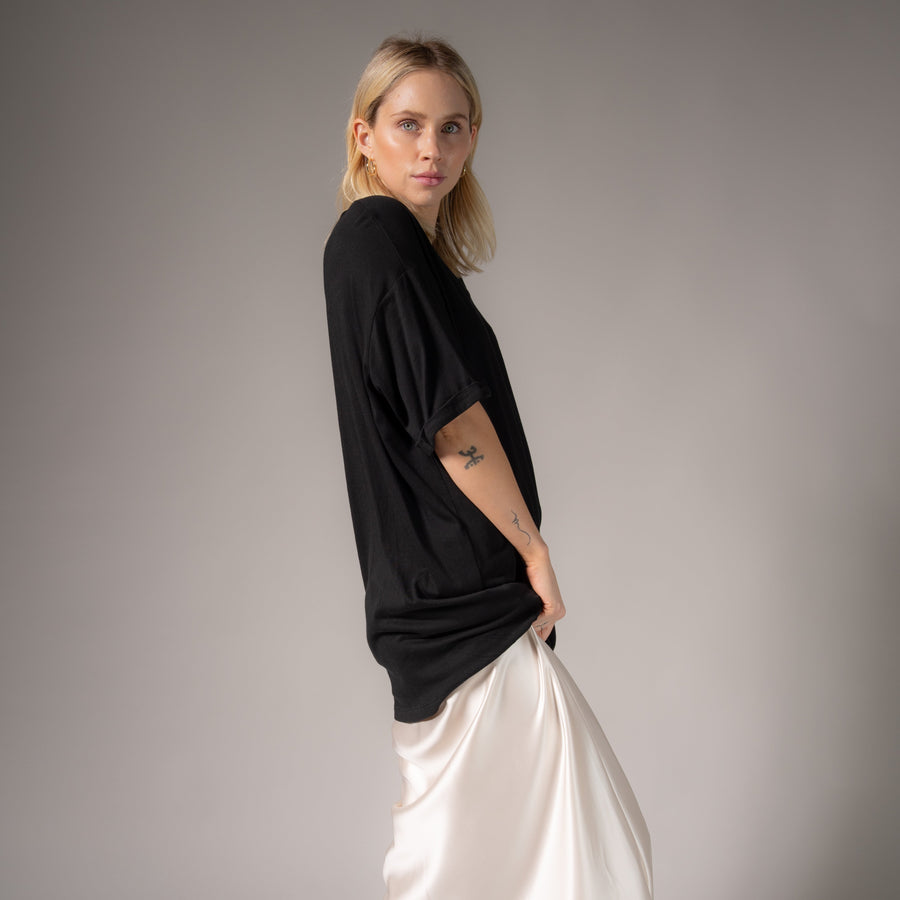 Essentials - Oversized Tee - Black - The Laundry Room