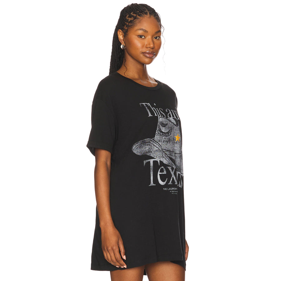 This Ain'T Texas - Oversized Tee - Black - The Laundry Room