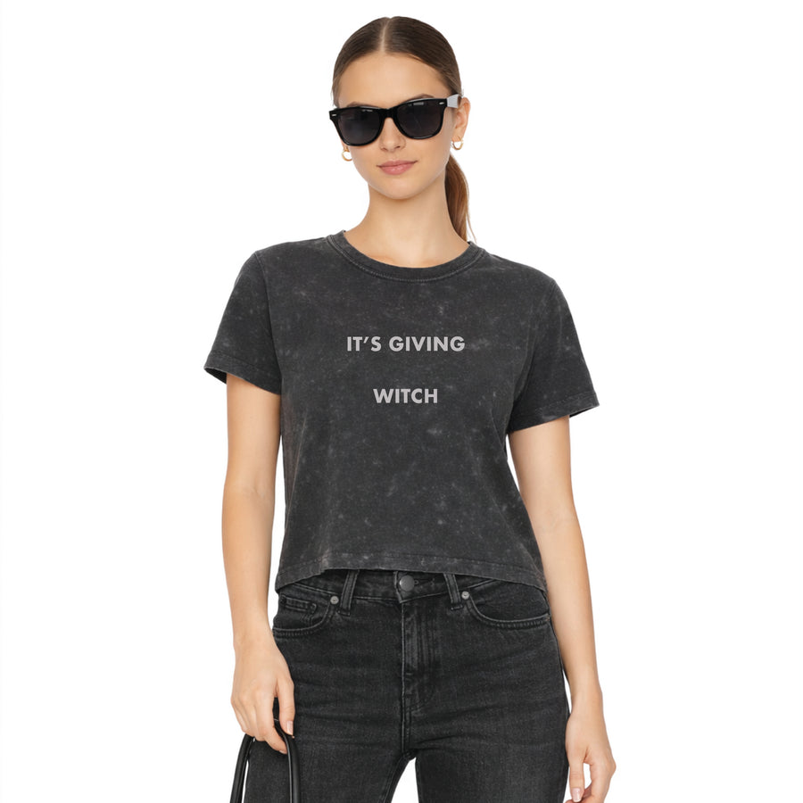 It's Giving Witch - Perfect Tee - Black Snow